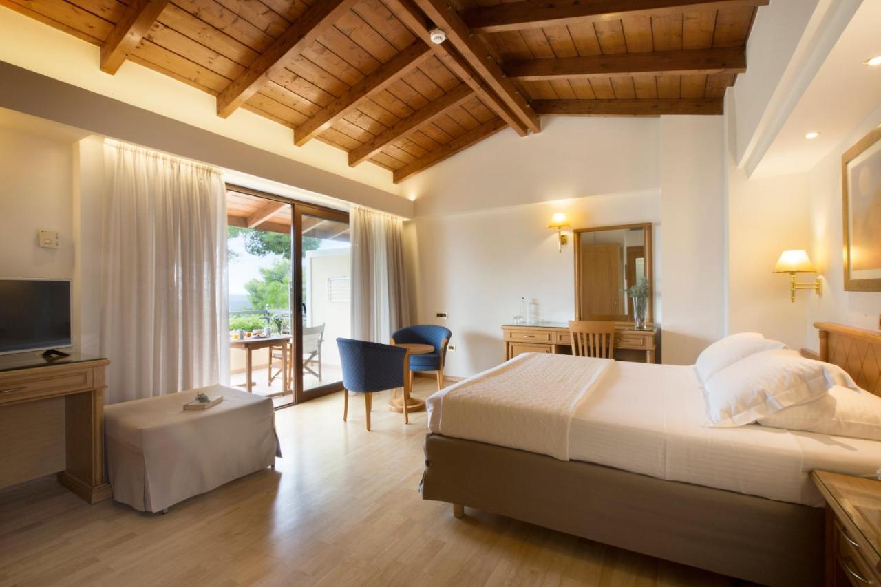 Negroponte Resort Eretria ภายนอก รูปภาพ